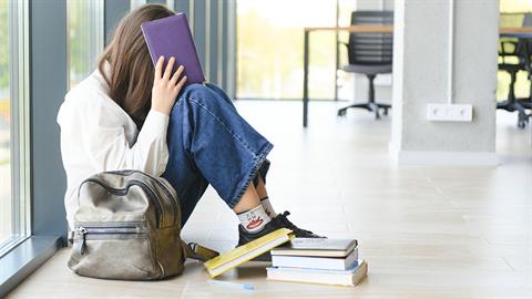 Λάρισα: συνελήφθη μαμά επειδή χαστούκισε την 13χρονη κόρη της